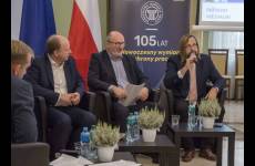 Panel dyskusyjny podczas konferencji 